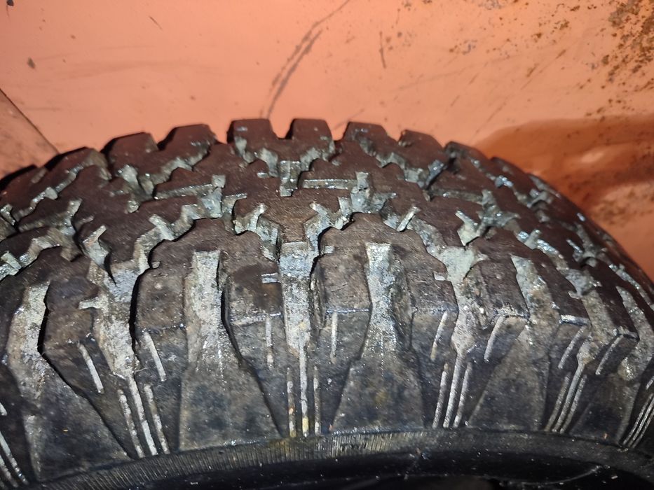 АИ-168У 2шт. R13 б/у відмінний стан.