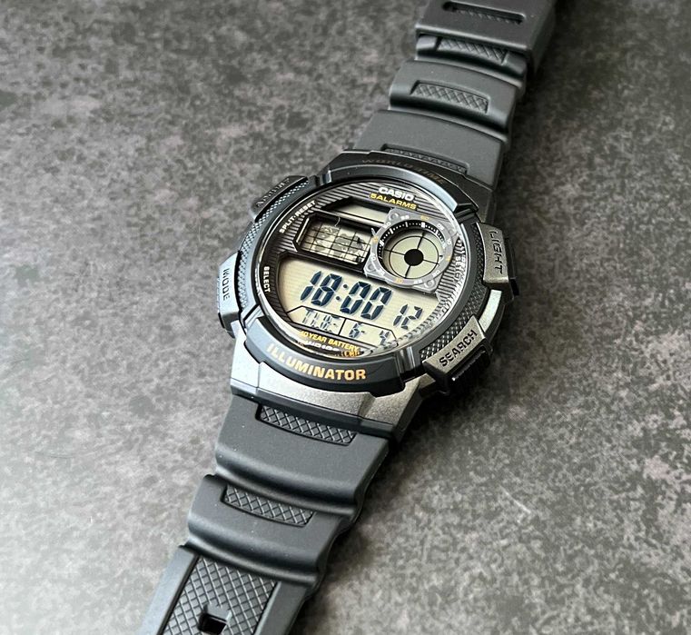 Годинник наручний Casio AE-1000W-1A новий оригінал