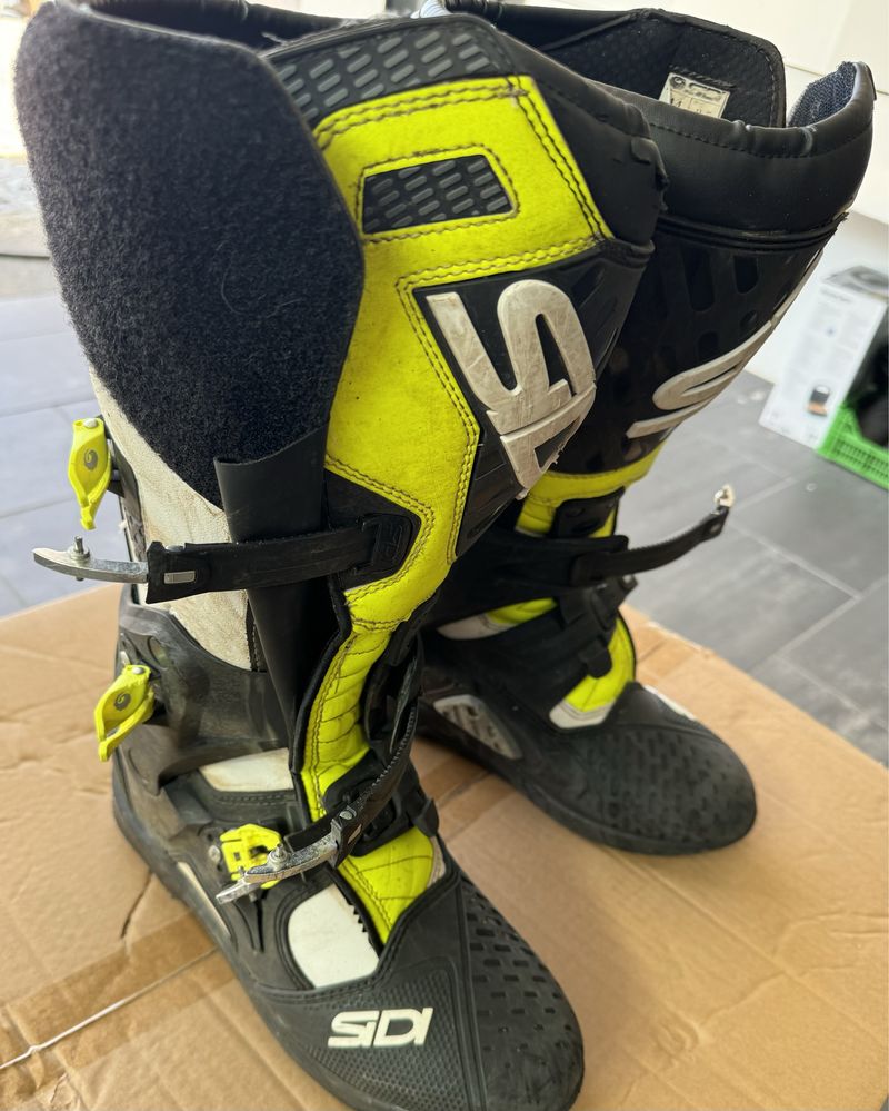 Botas enduro sidi / joelheiras Fox