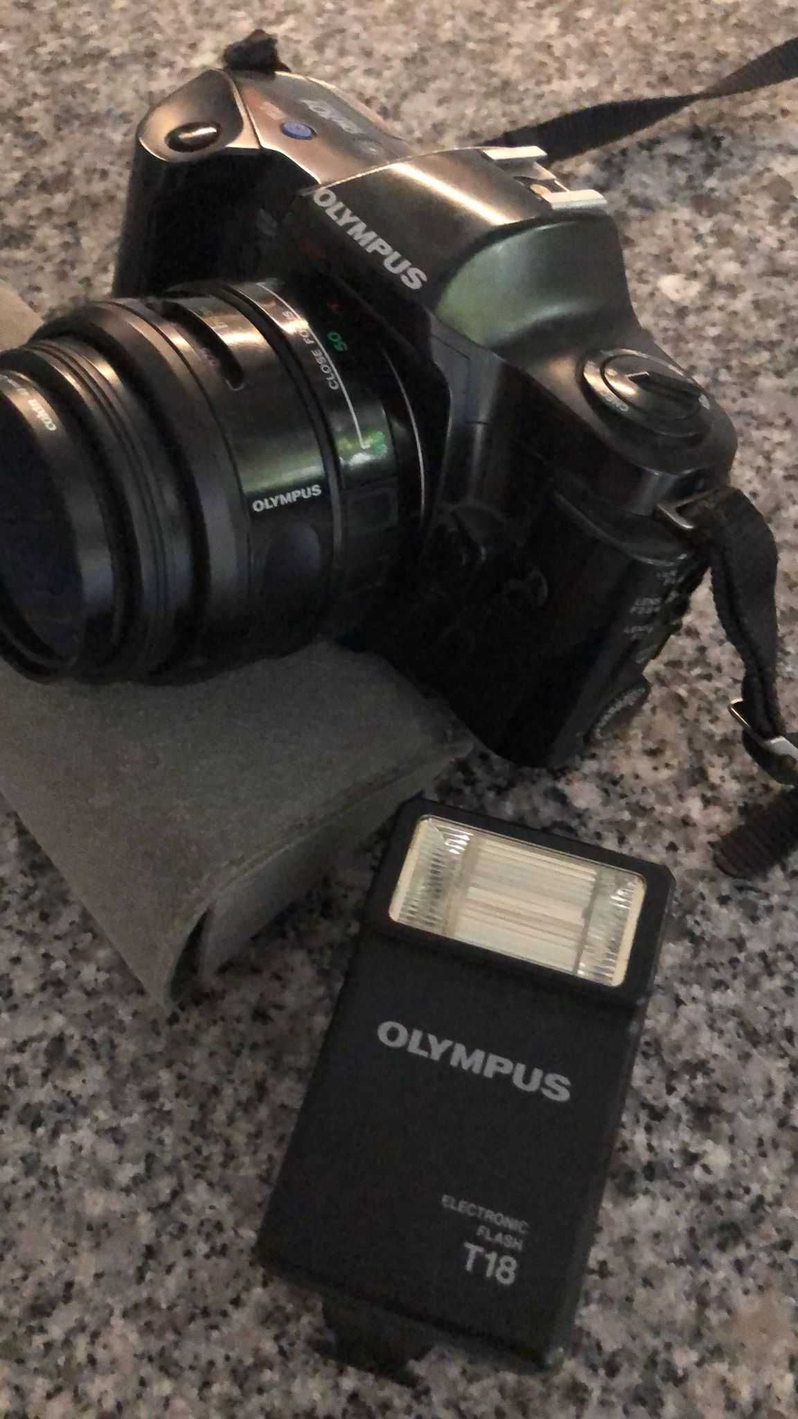 Máquina Fotográfica Antiga/Olympus/a precisar arranjo/ou p/Peças