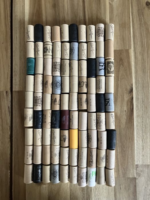 Korki z tworzywa sztucznego - 90 sztuk - różne kolory