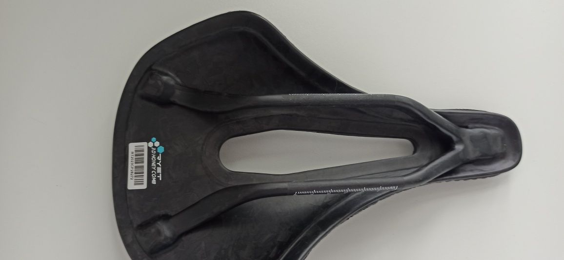 Nowe siodełko rowerowe full Carbon wydruk 3 D 146 g