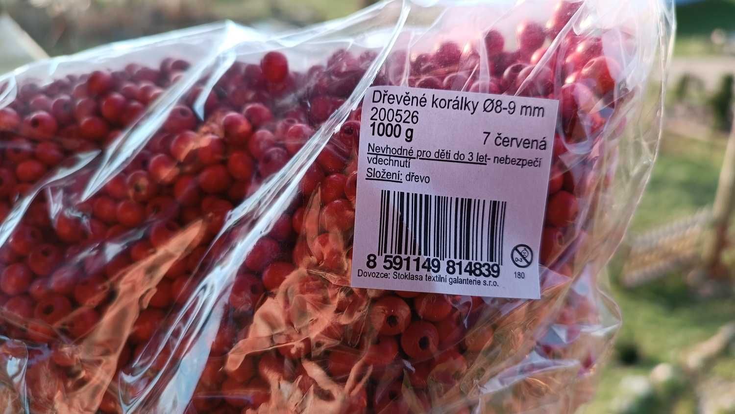 Korale Koraliki drewniane 6/8-9 mm czerwone 1 kg 1000 g / ok 4500 szt.