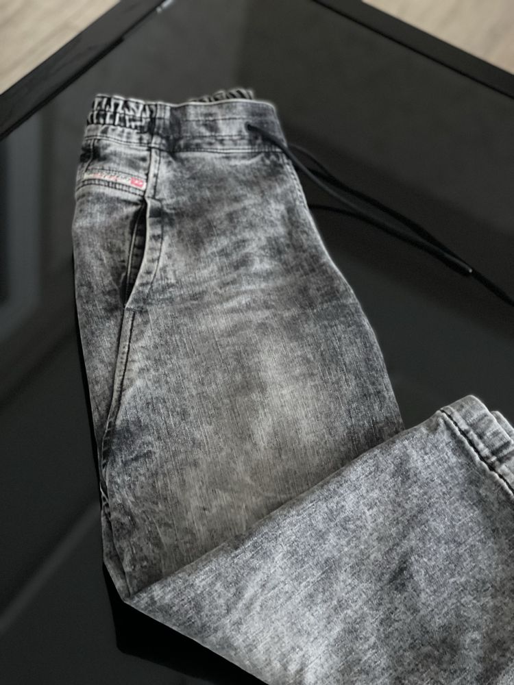 Жіночі джинси diesel