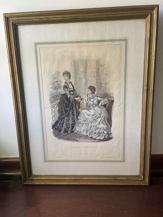 Ilustração uma gravura de moda da revista francesa La Mode Illustrée