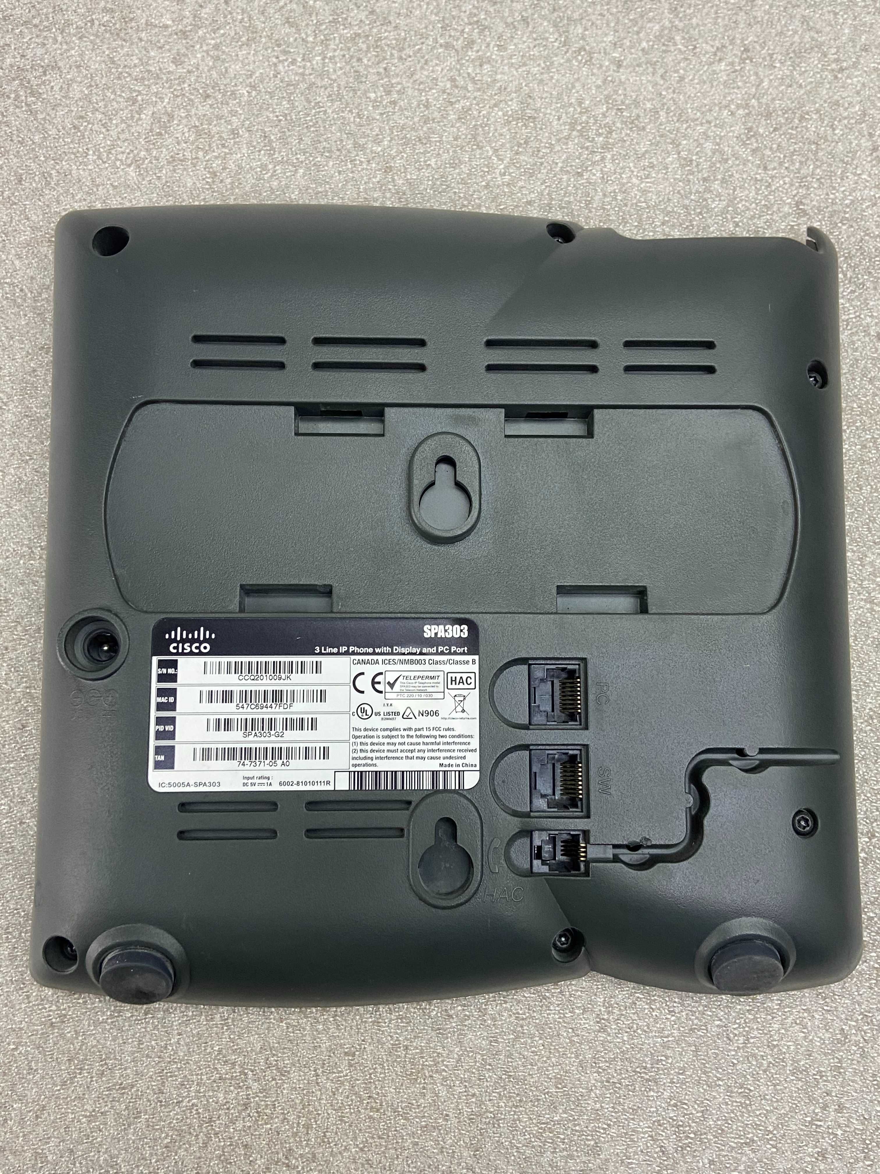 Дротовий IP-Телефон Cisco SB 3 Line Display SPA303-G2 Офісний