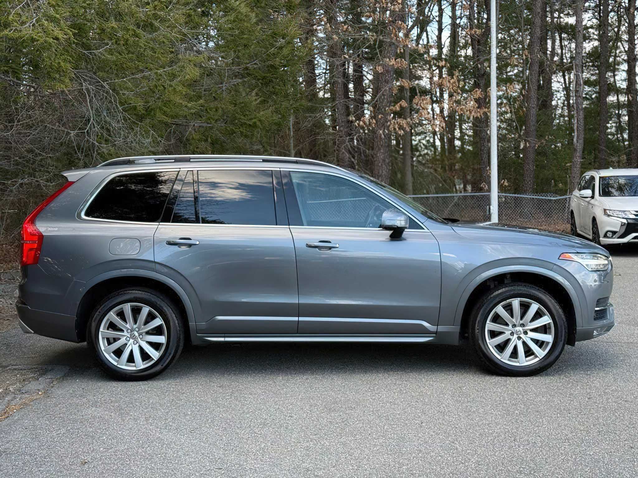 Volvo XC90    2017