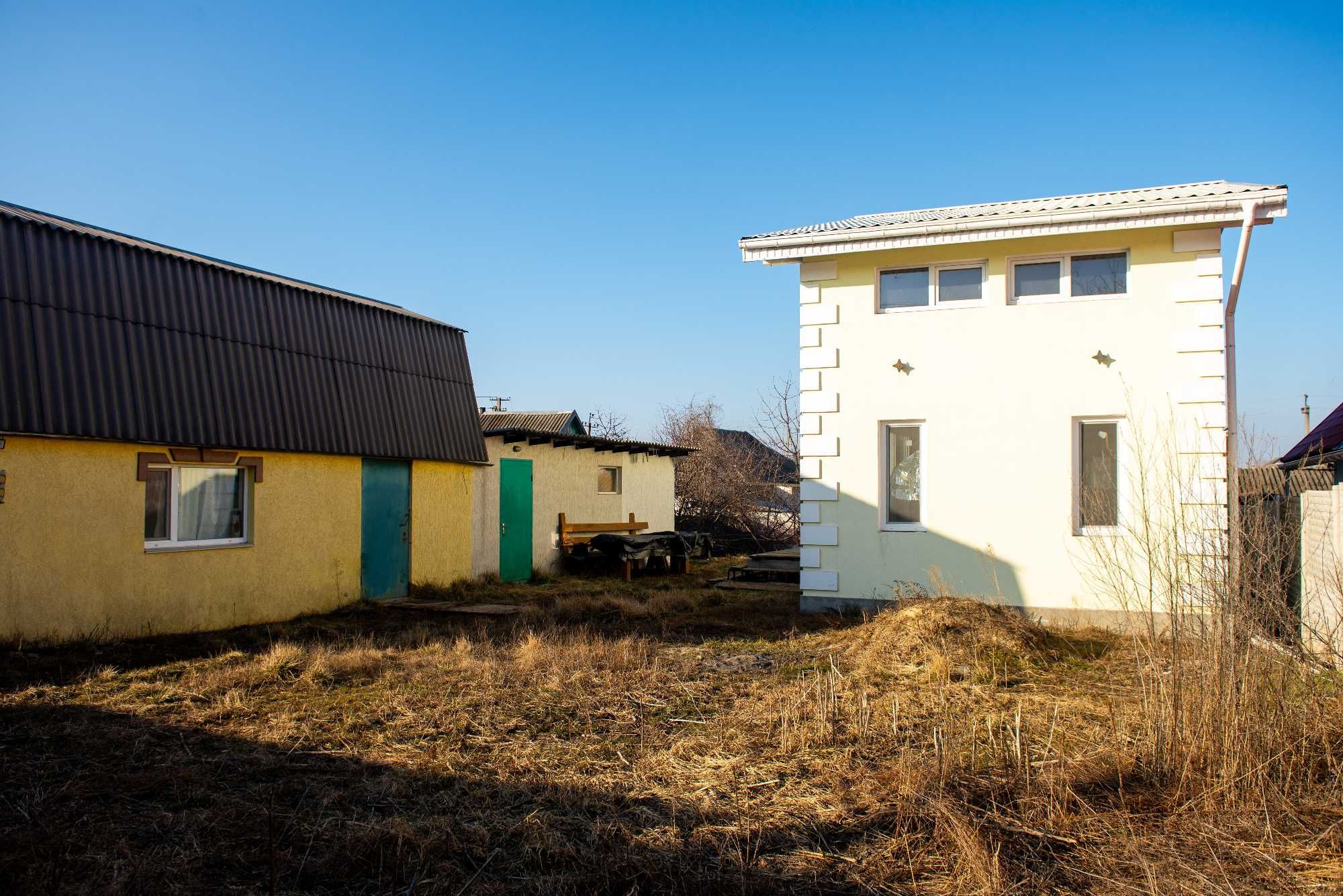 Продається Двоповерховий Новий Дім в м.Зміїв !