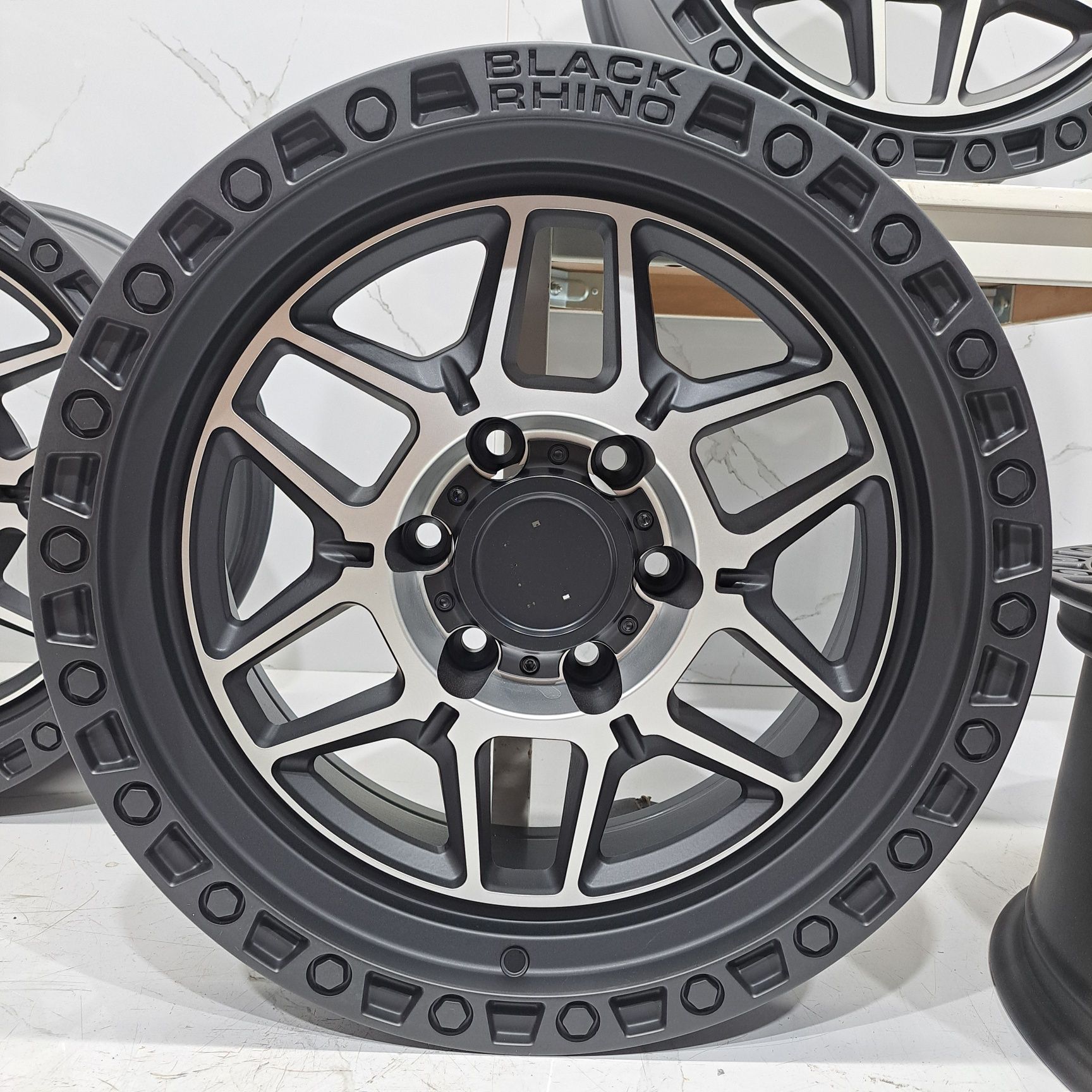 Jantes 18" LOOK Black Rhino off road 4x4 6x139,7