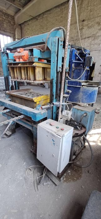 Вибропрес для шлакоблока и бордюров.Шлакоблок.Оборудование для шлакоб