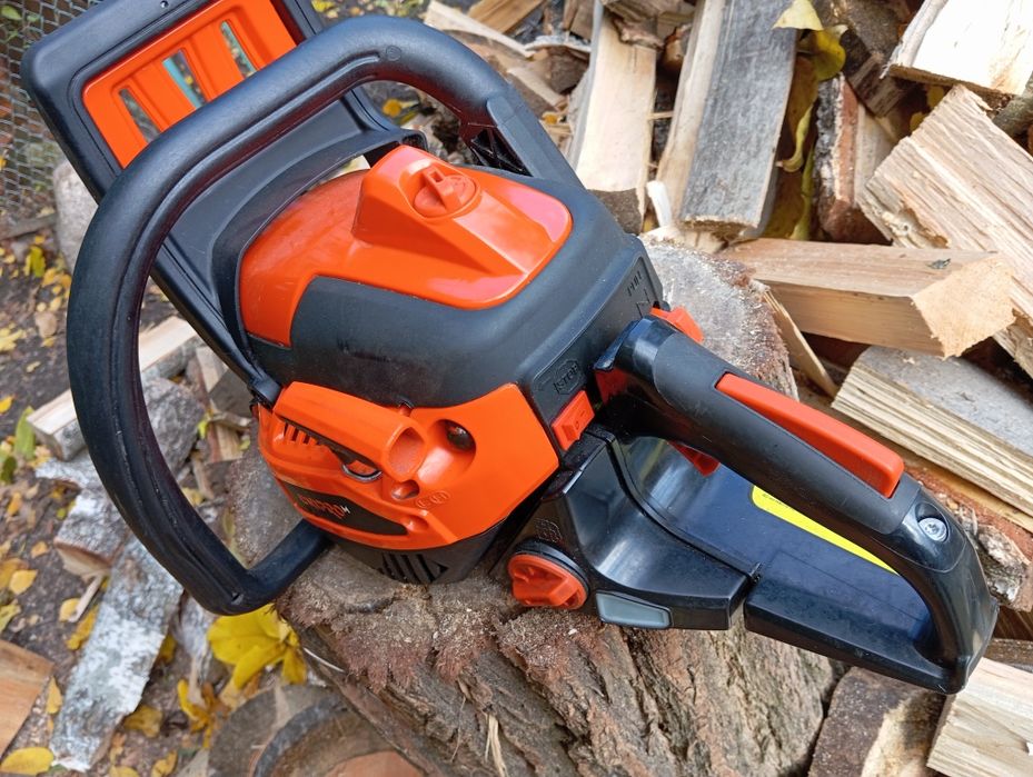 Продам бензопилу Дніпро м. 38