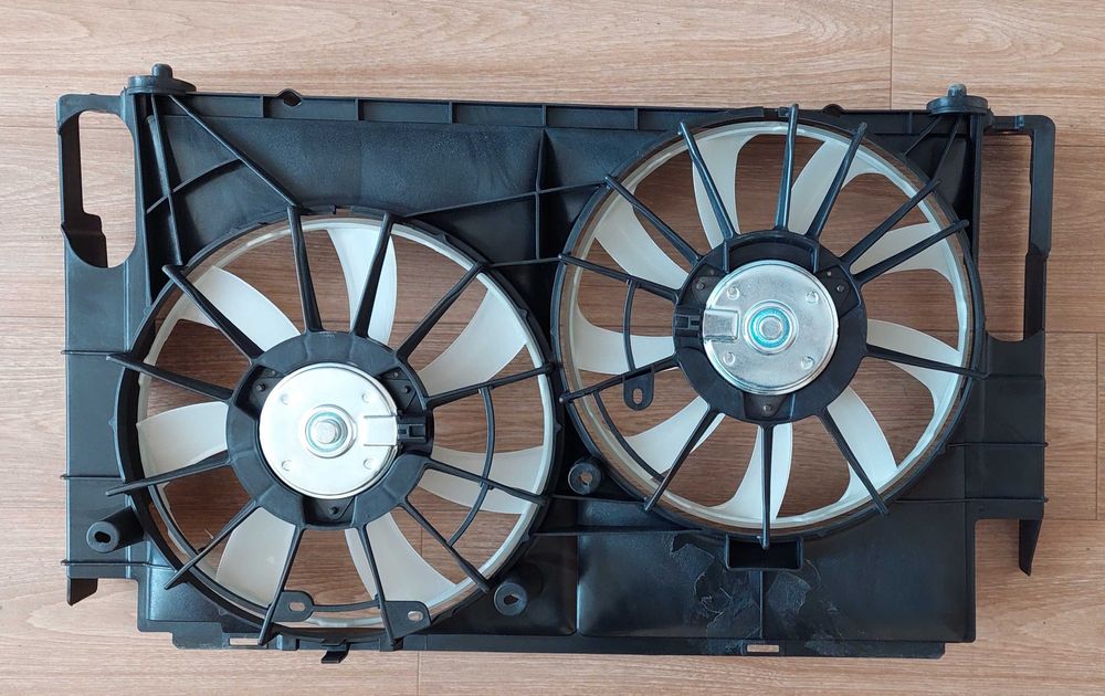 Дифузор Toyota Camry Lexus ES 2017 2018 2019 Тойота Камрі Лексус