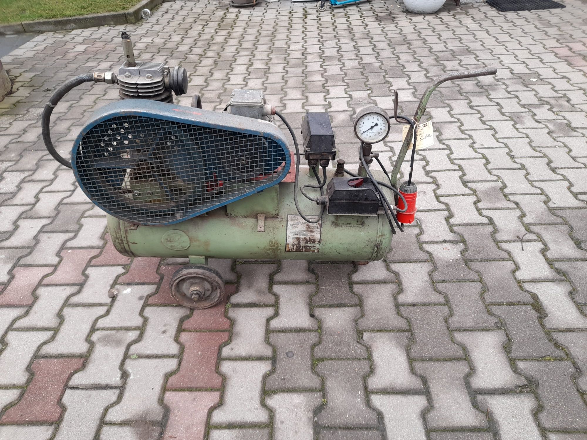 Kompresor sprężarka powietrza DDR solidna