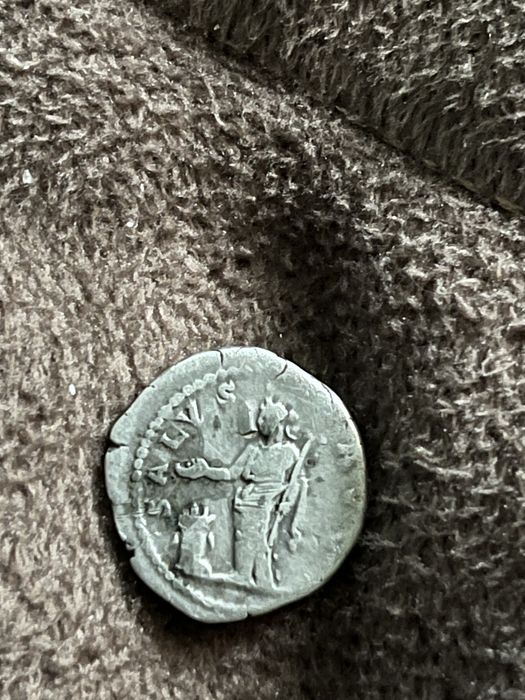 Римська монета Адріан