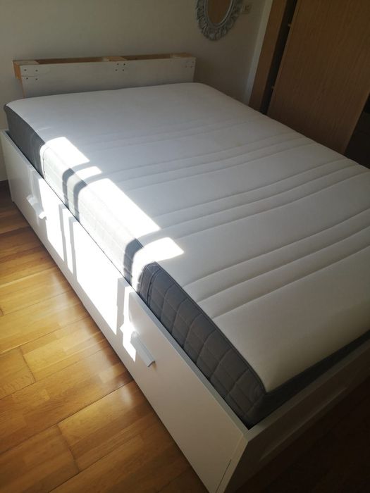 Cama IKEA Brimnes Branco 4 Gavetas + Colchão Hövâg 140x200cm
