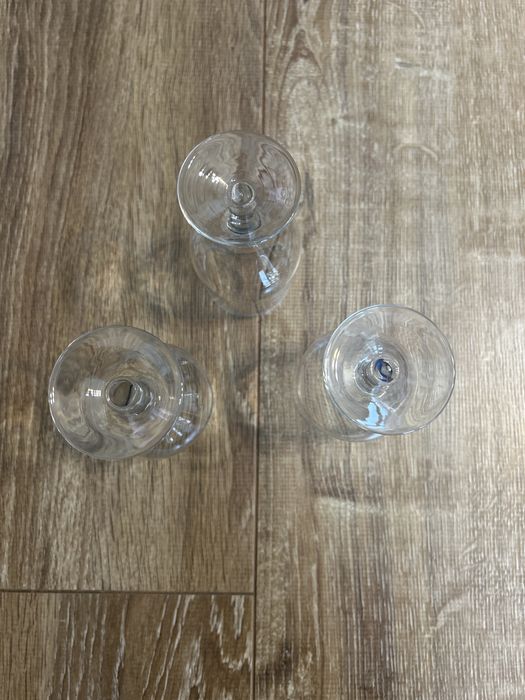 Zestaw 3 szklanych kieliszków z grawerem winogron