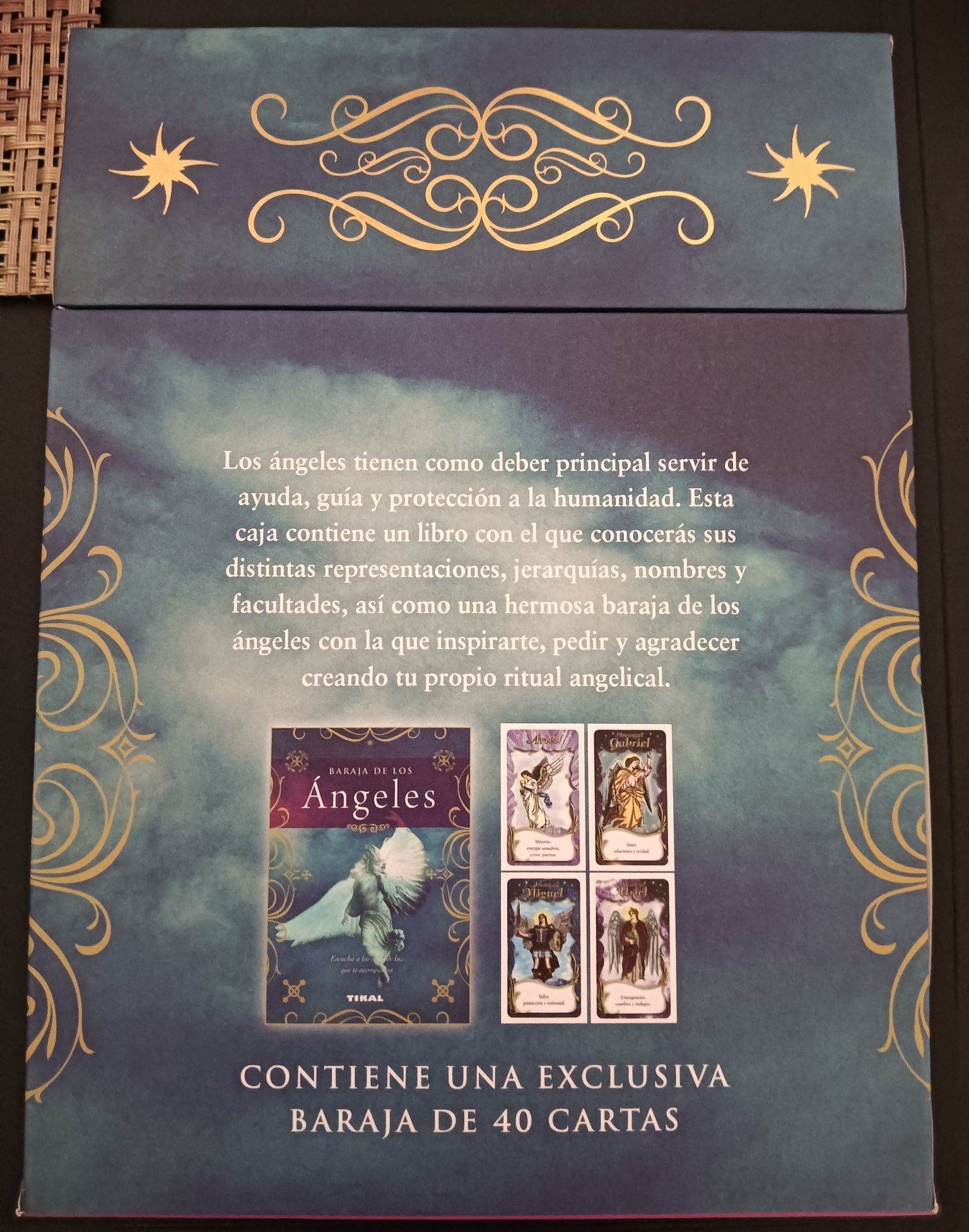Vendo Tarot vários na caixa, com livros ótimo estado novos.