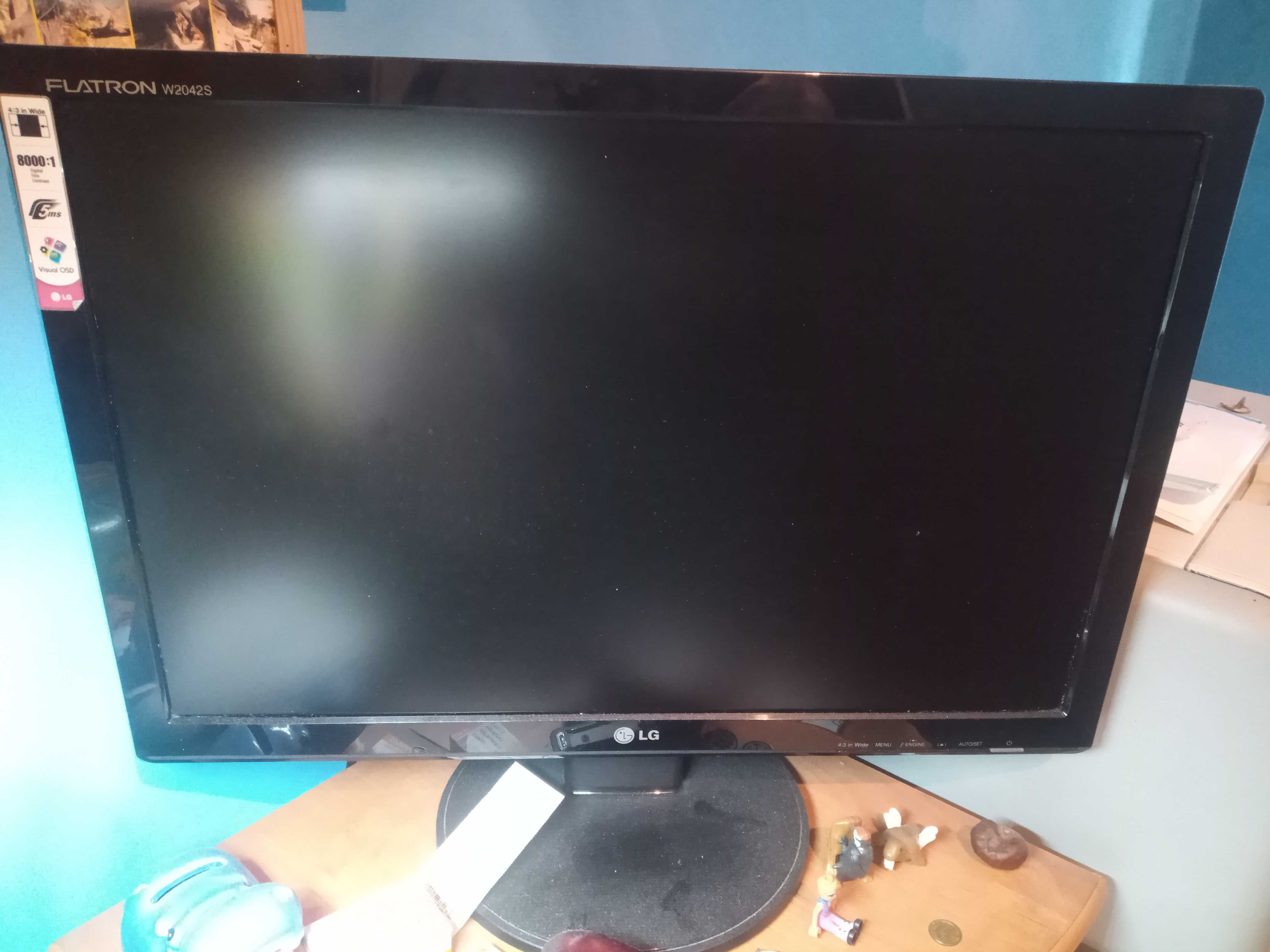 Monitor LG W2042S.