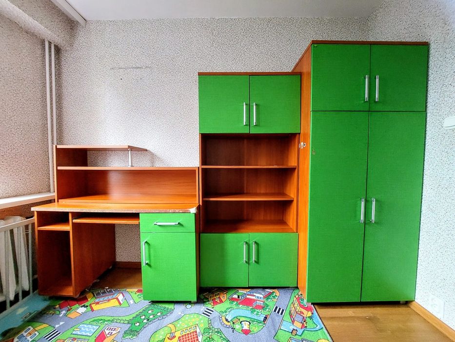Komplet mebli młodzieżowych szafa komoda biurko słupek regał