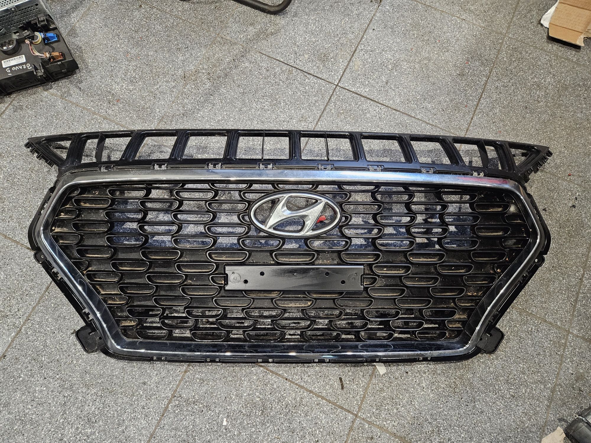 Hyundai i30 Gril Atrapa Przód liftback