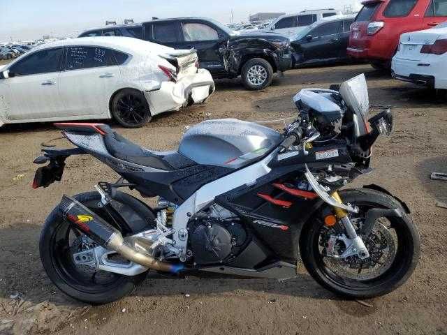 Aprilia RSV4 1100 2022