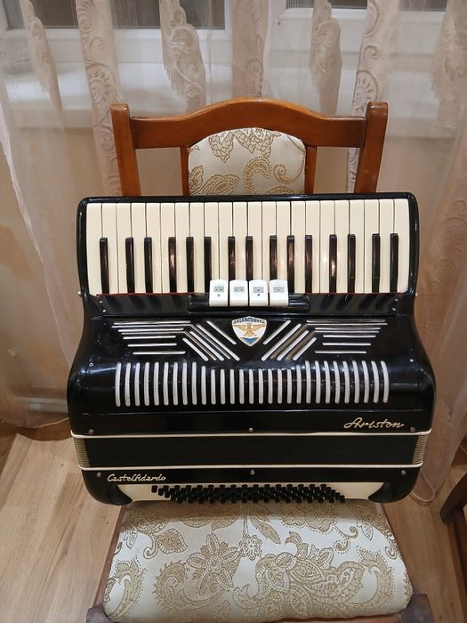 Акордеон/Аккордеон/Італійський 3/4 80 басів