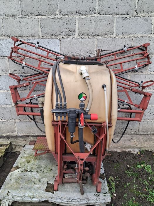 Opryskiwacz 300 litrów