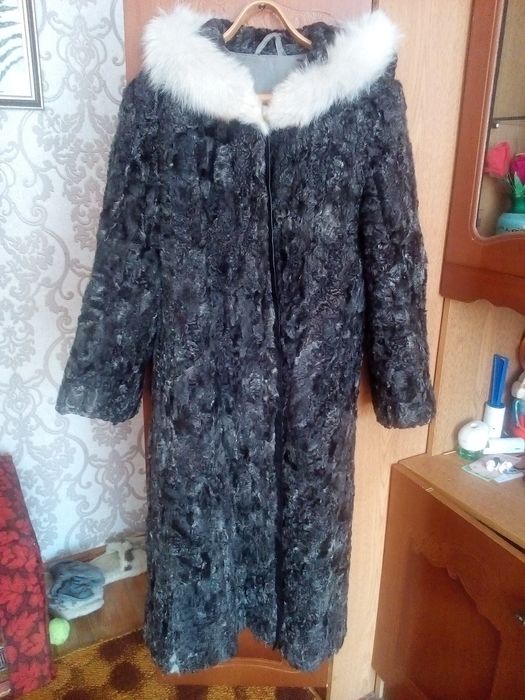 Шуба пальто из каракуля