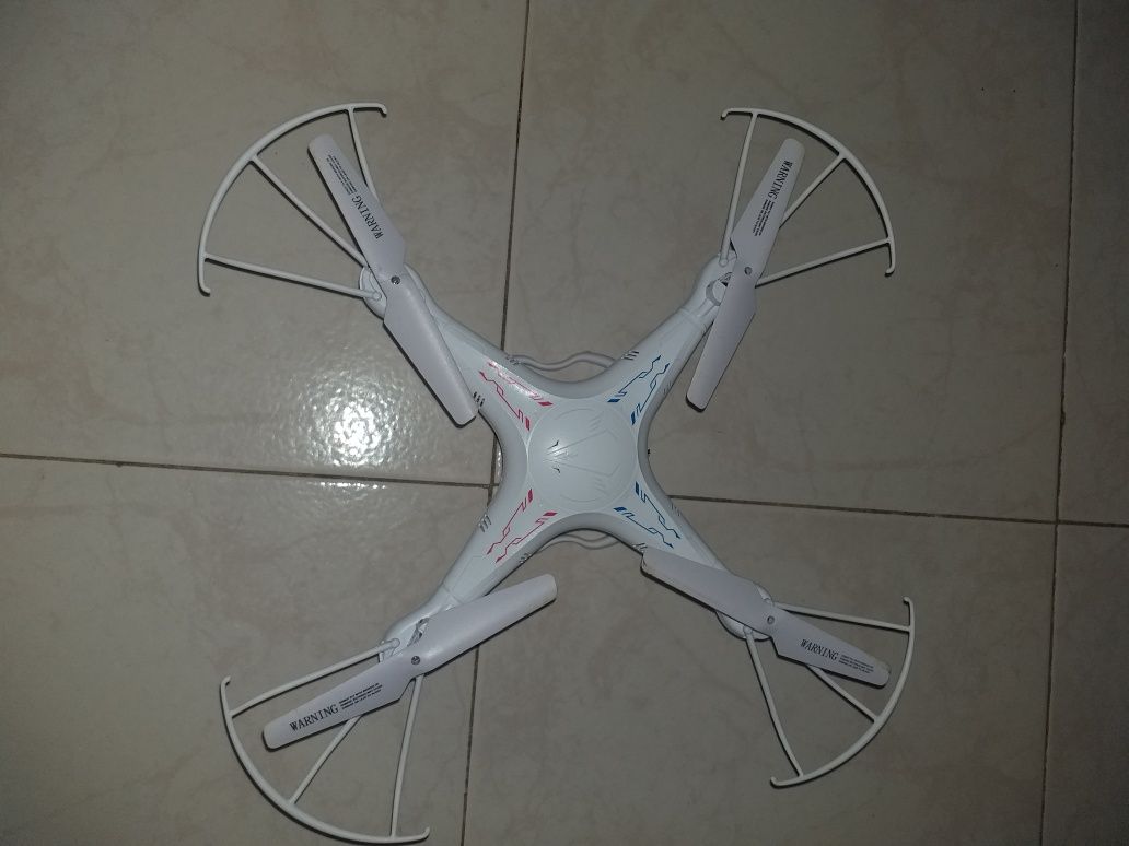 Drone NOVO sem marcas de uso