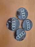 dekielki kołpaki w alu felgi do audi czarne średnica 60/60mm