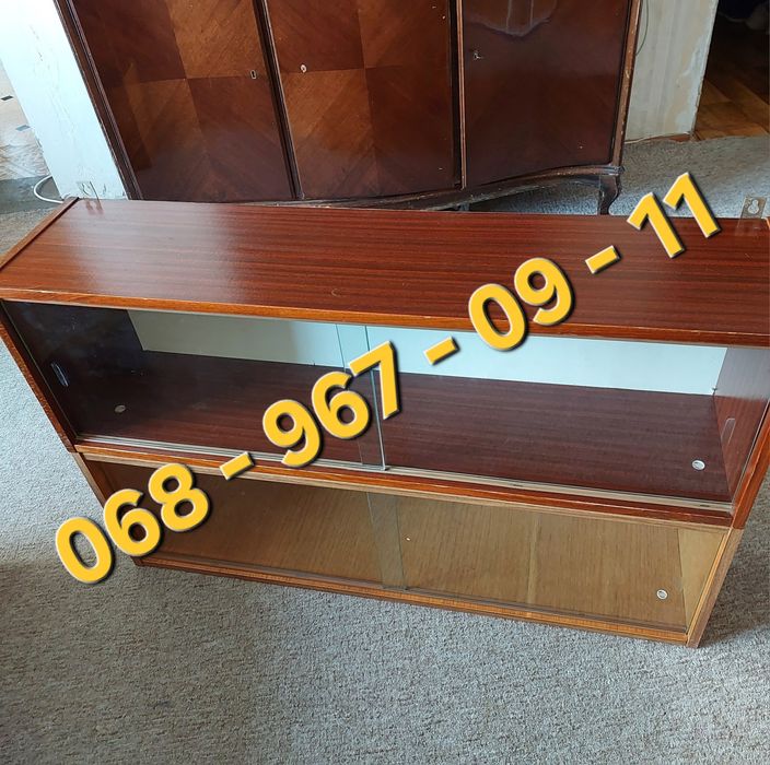 Полки книжные ССР с стёклами.