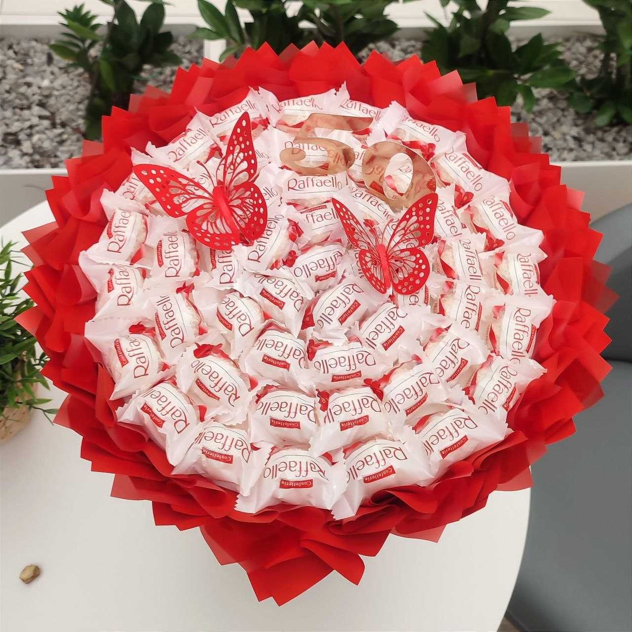 Prezent na 50 Urodziny. Słodki bukiet z Raffaello 50 szt. Rocznica