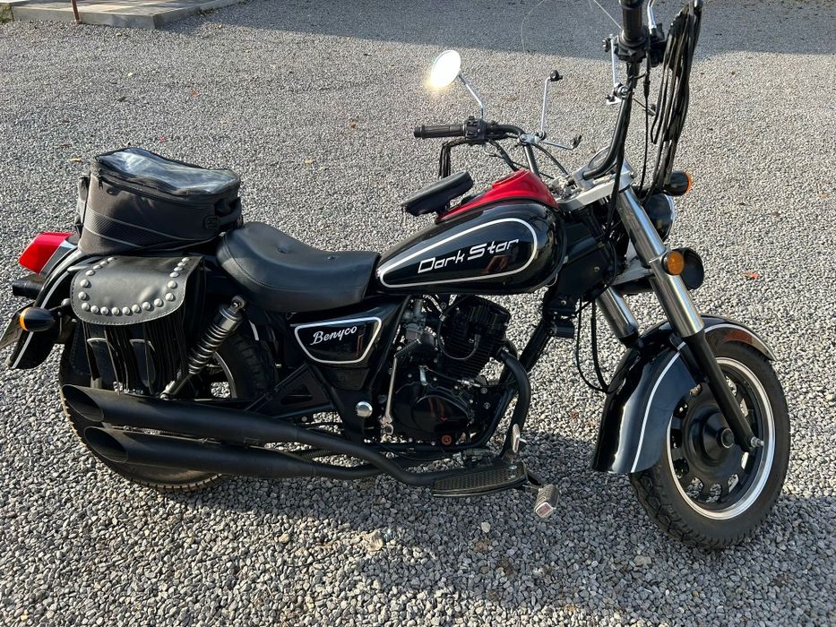 Motocykl Benyco Dark Star 125