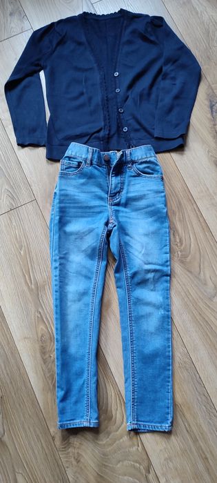 Jeansy i granatowy sweterek 122