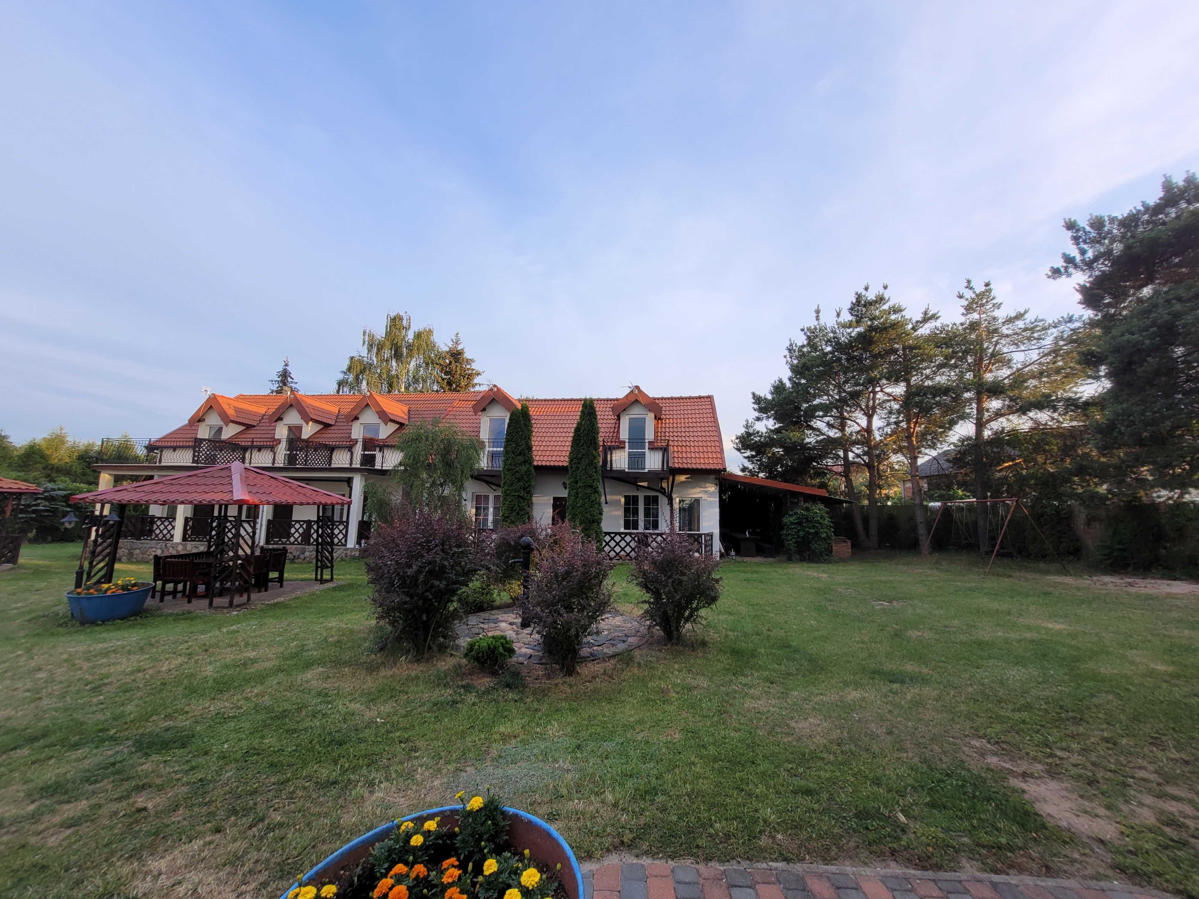 Pokoje Gościnne z widokiem na Jezioro Niegocin