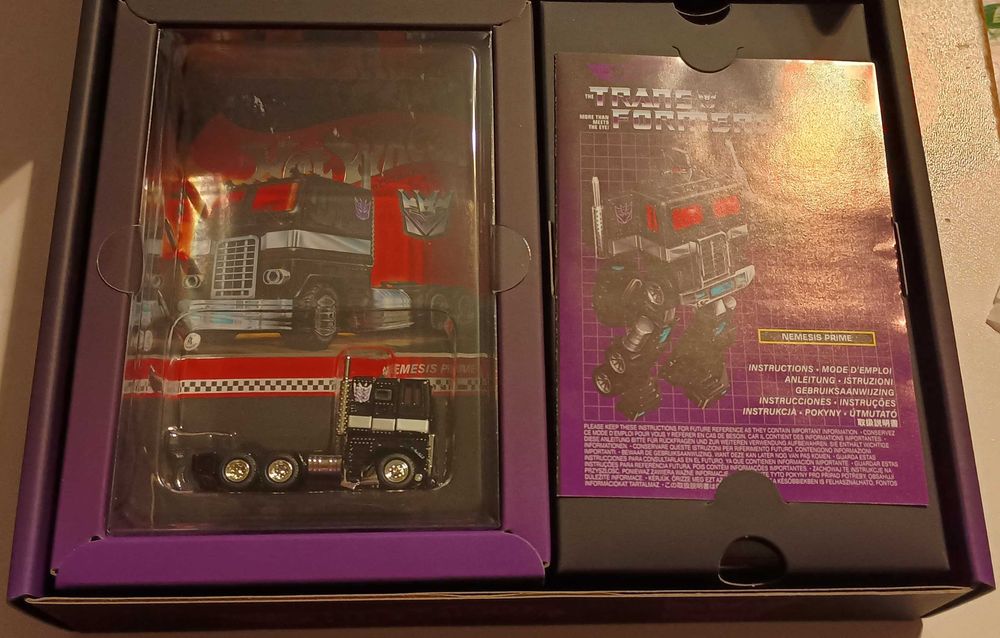 Hot Wheels Nemesis Prime Transformers
