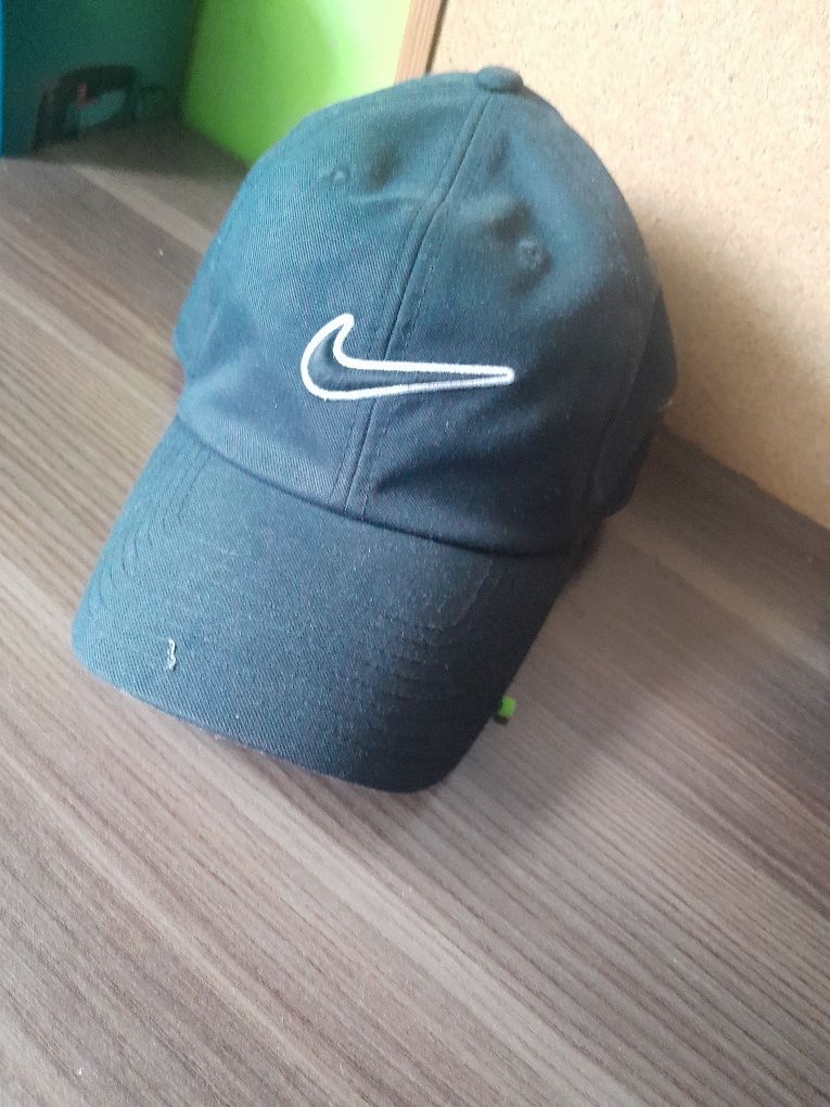 Sprzedam czapkę z daszkiem