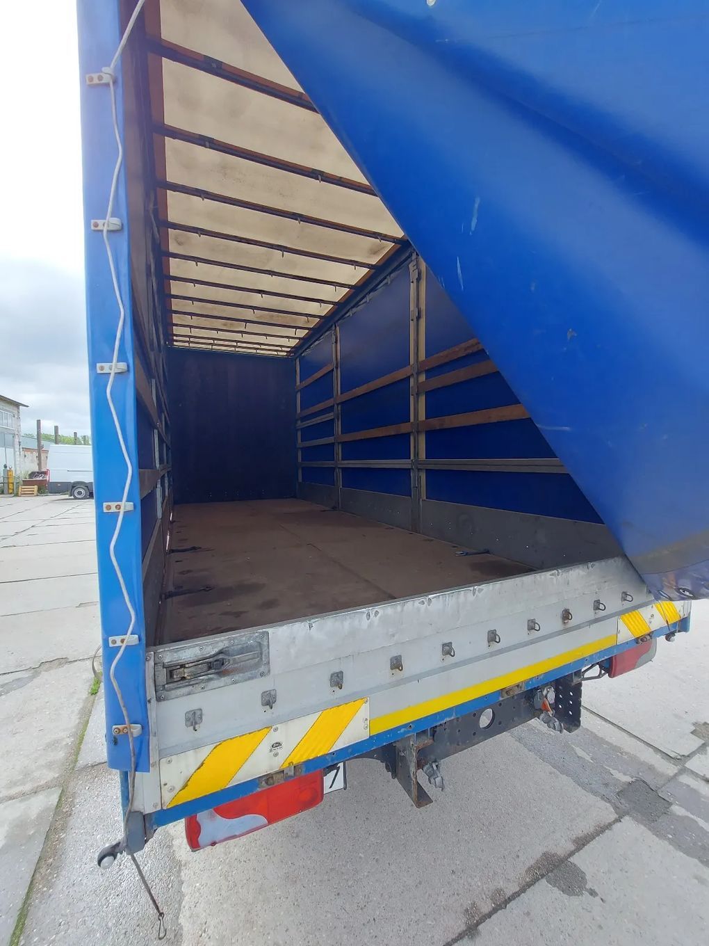 MAN TGL 8.240 4x2 BL  Nowe opony na pierwszej osi