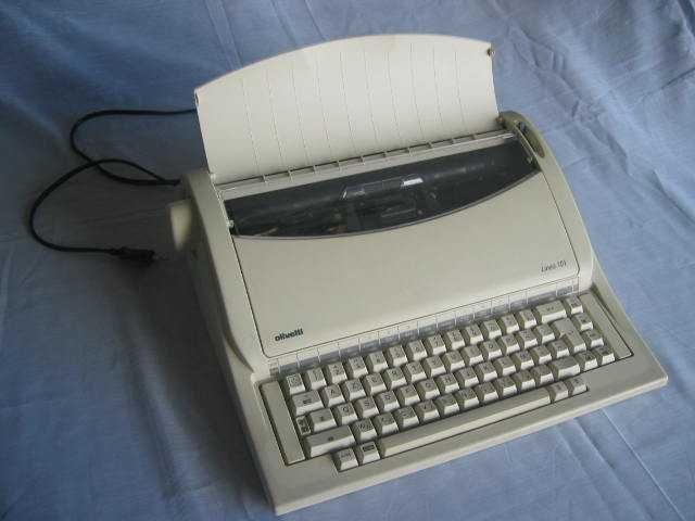 Máquina de Escrever Olivetti Linea 101