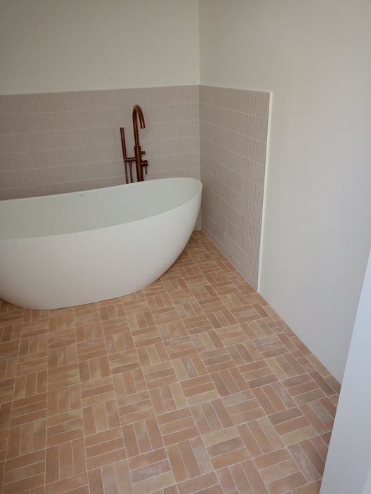 Ukladanie plytek, usługi wykonczeniowe, remontowe, szpachlowanie itp.