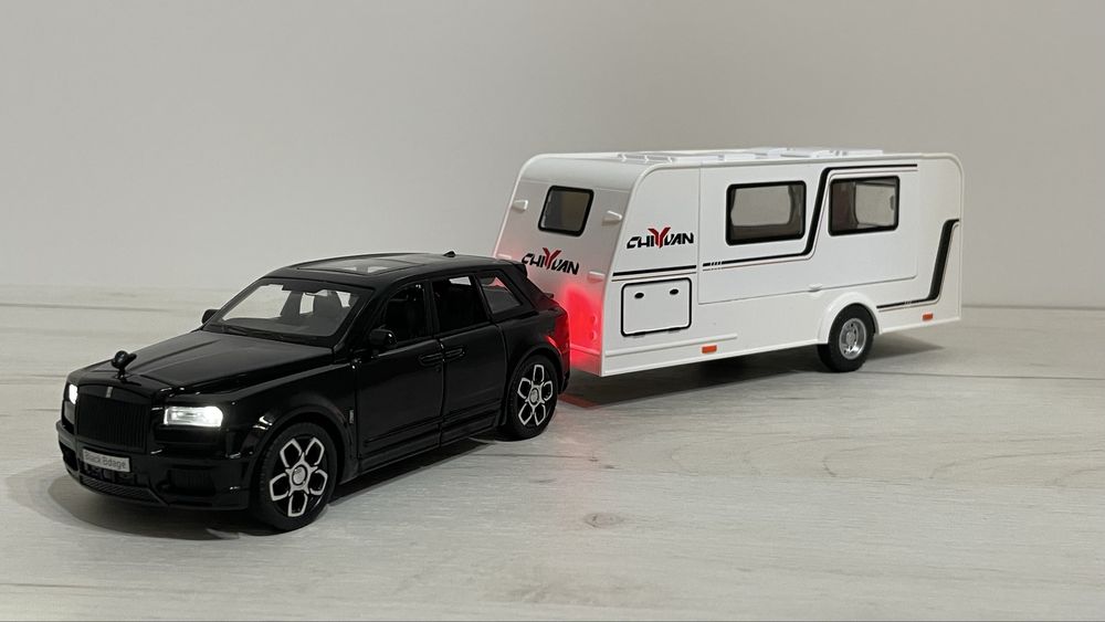 Rolls Royce Cullinan 1:32 машинка іграшка колекційна модель трейлер