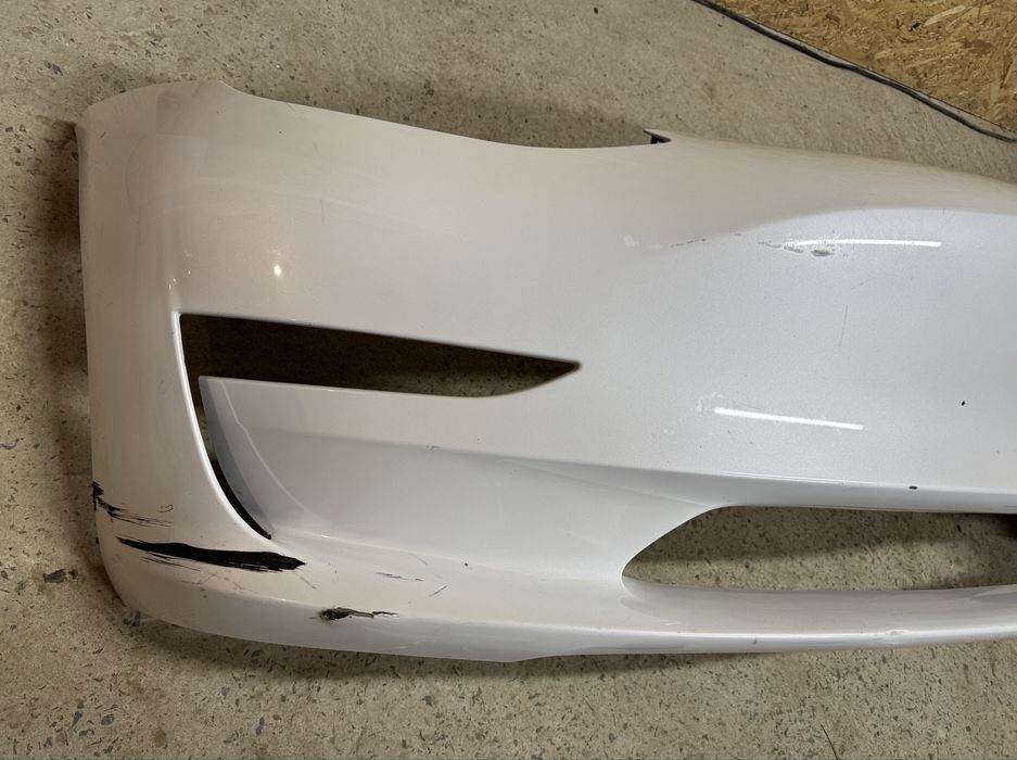 Tesla Model 3 бампер передній