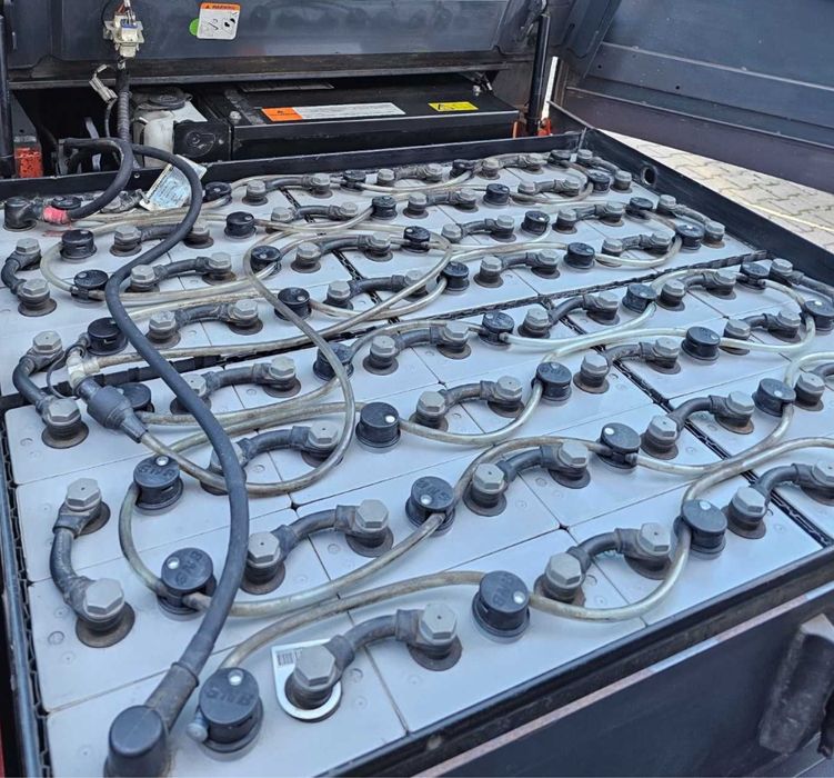 Toyota 8fbmkt25 super stan z radiem