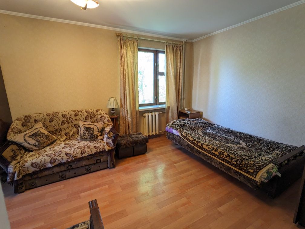 Продам 1 кімнатну квартиру на Зеленій