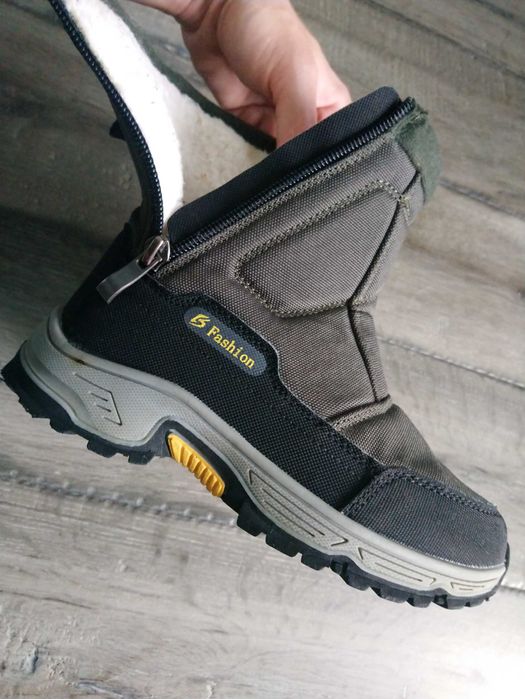 Buty zimowe 32 chłopięce ciepłe ocieplane bardzo dobry stan