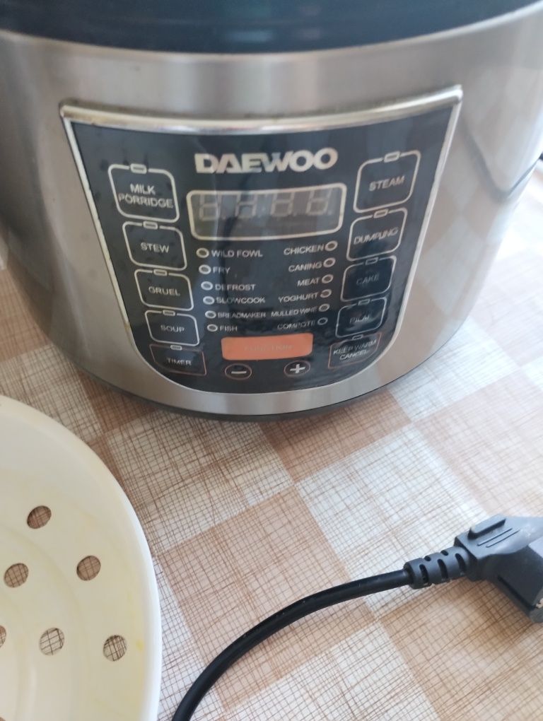 Multi cooker Daewoo DMC22SB urządzenie wielofunkcyjne