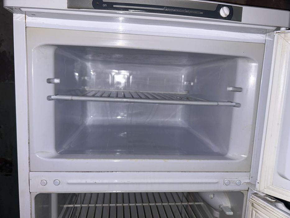 Холодильник Indesit