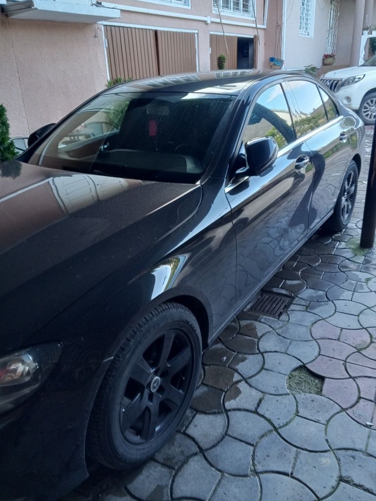Мерседес E 200дізель.