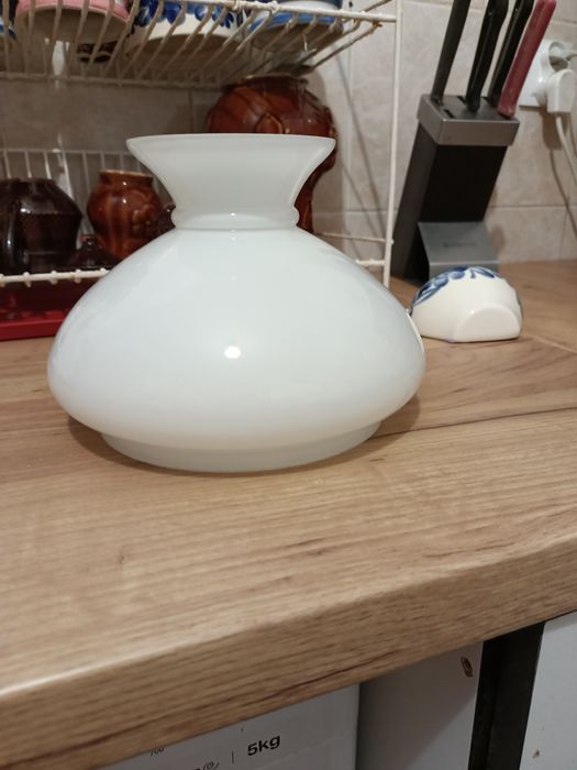 Szklany klosz do lampy biały lampa naftowa