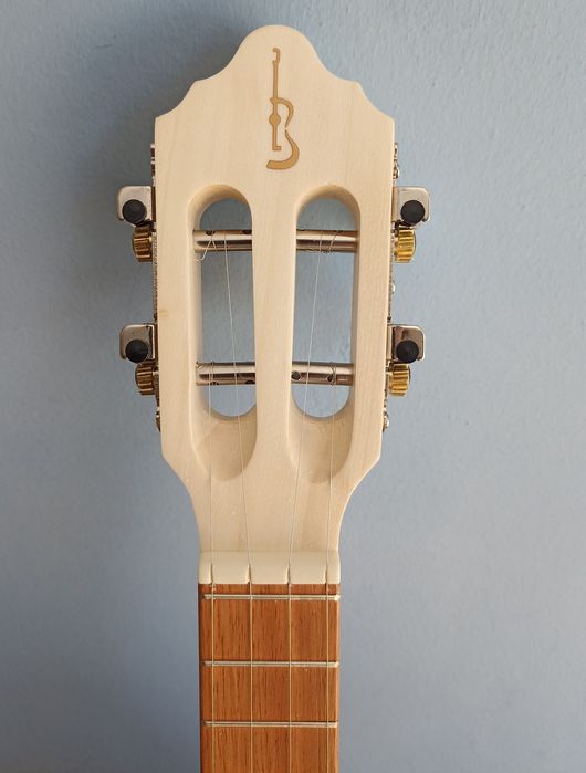 Cavaquinho marca APC